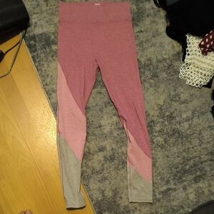 WE ME | Stylish Colorblock Leggings in Pink and Gray